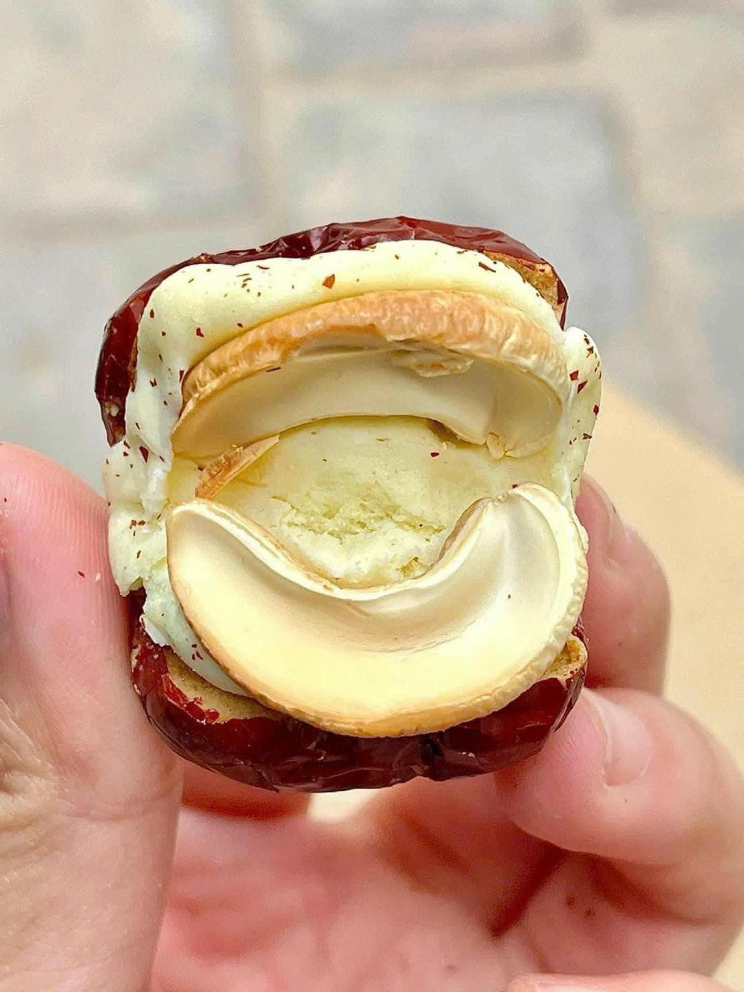 Kẹo táo đỏ sữa lạc đà